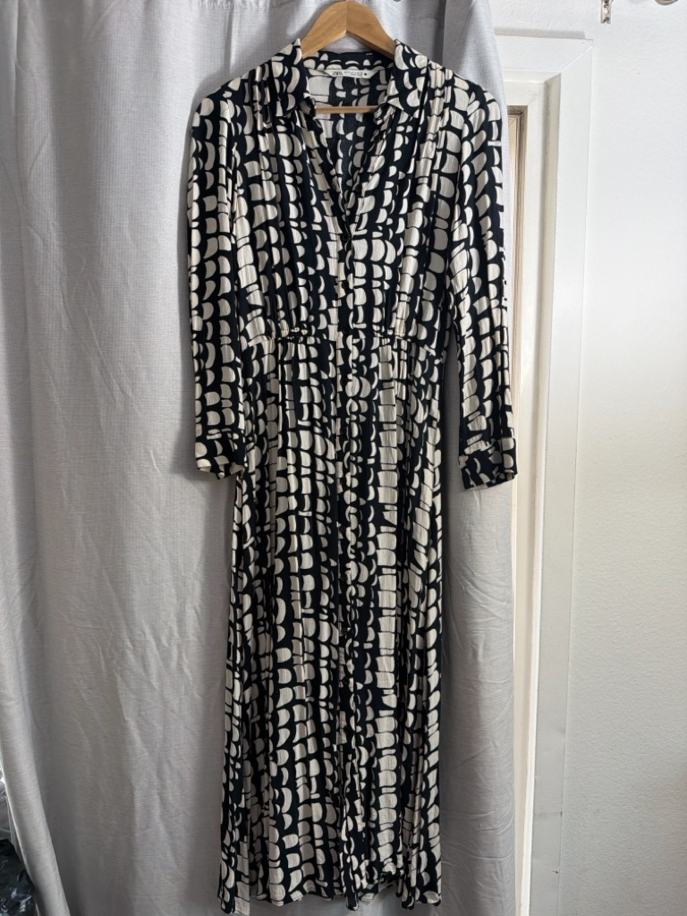 Zara Black and Cream Printed Midi Dress - Picture 4 of 13